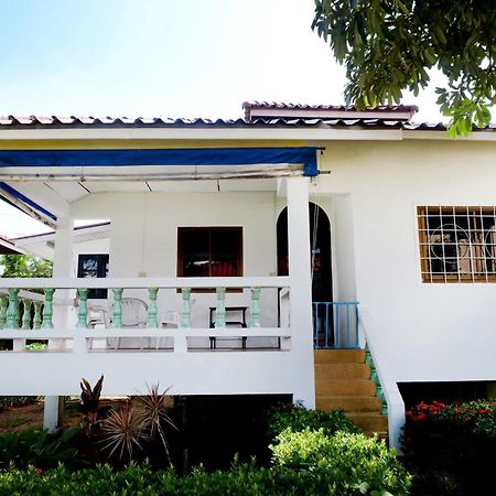 Sunrise Beach Villa سوراثاني المظهر الخارجي الصورة