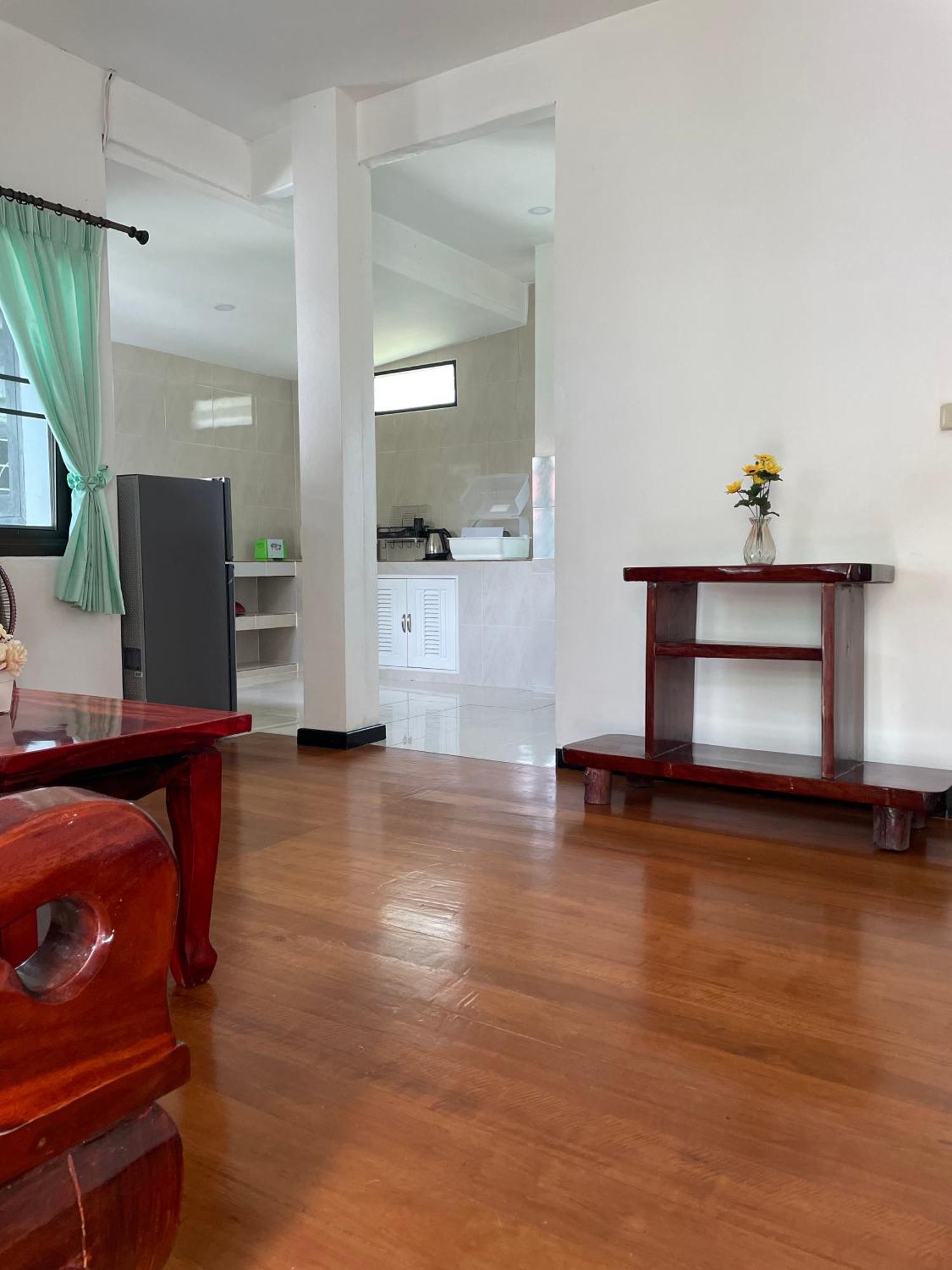 Sunrise Beach Villa سوراثاني الغرفة الصورة