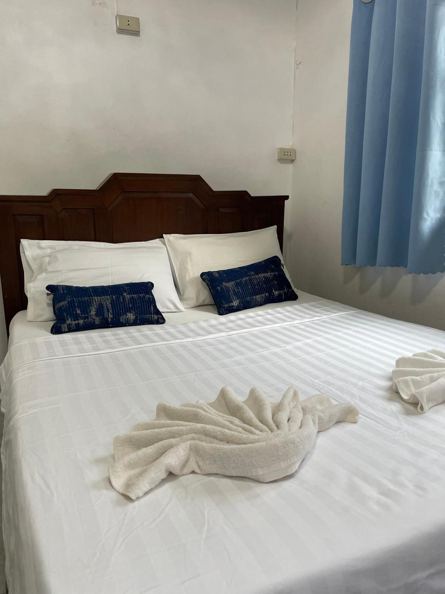 Sunrise Beach Villa سوراثاني الغرفة الصورة