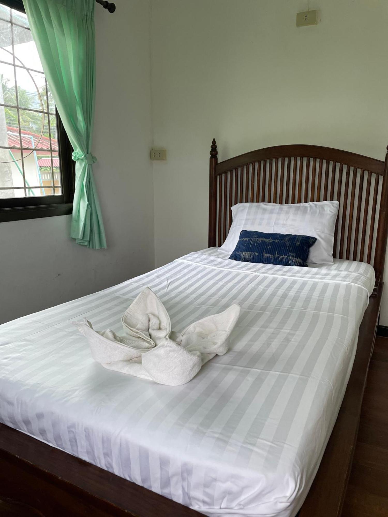 Sunrise Beach Villa سوراثاني الغرفة الصورة